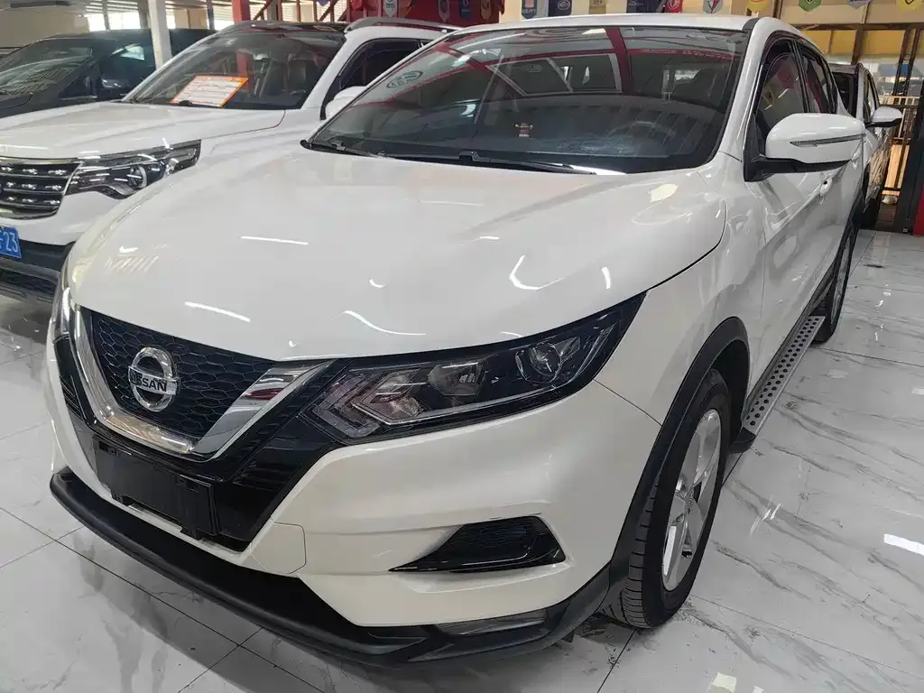 Nissan Qashqai — фото 1
