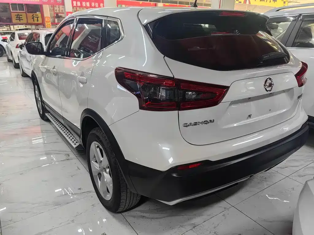 Nissan Qashqai — фото 10