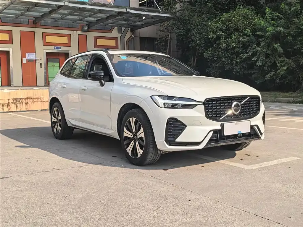 Volvo XC60 — фото 3