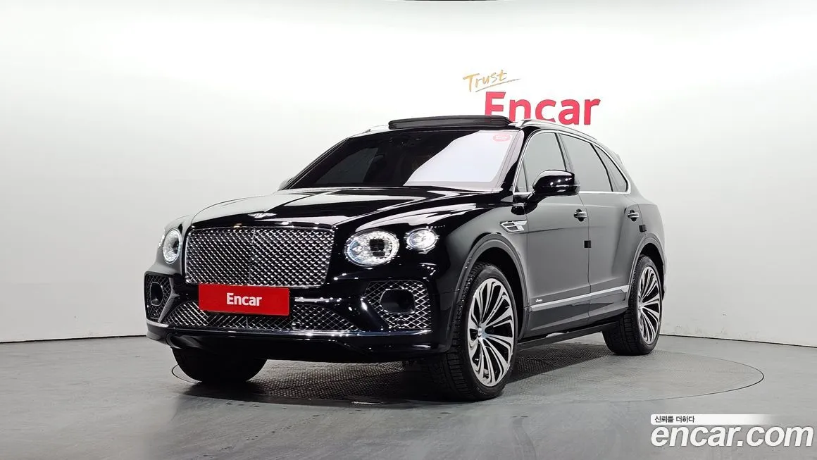 Bentley Bentayga — фото 1