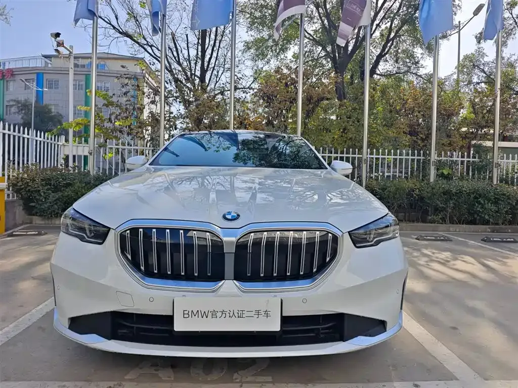 BMW 5 Series — фото 2