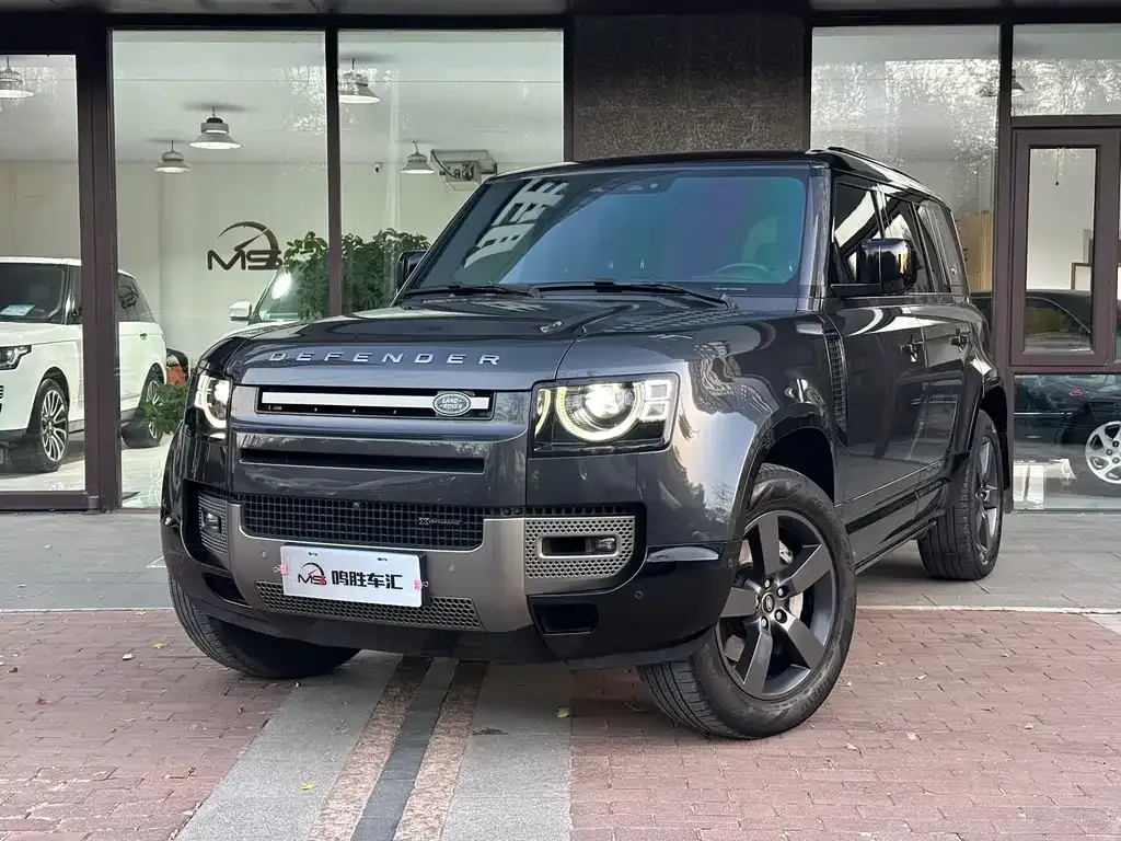 Land Rover Defender — фото 1