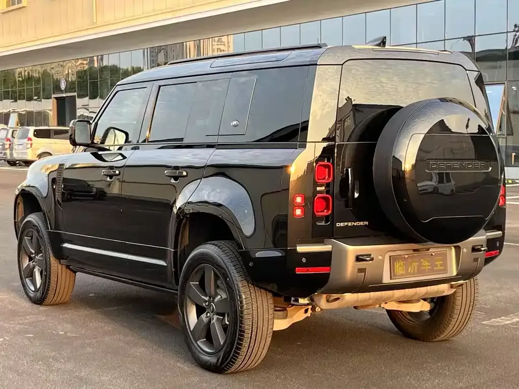 Land Rover Defender — фото 7