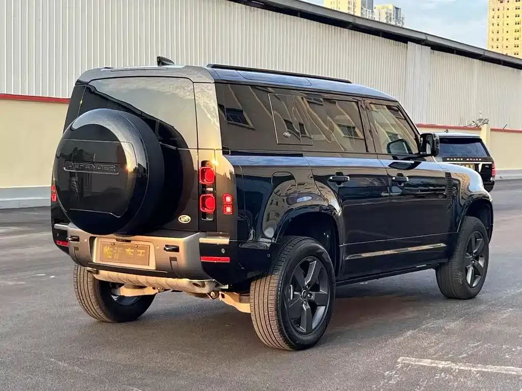 Land Rover Defender — фото 9