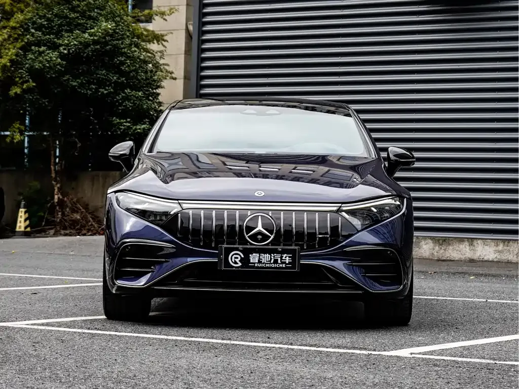 Mercedes-Benz EQS AMG — фото 3