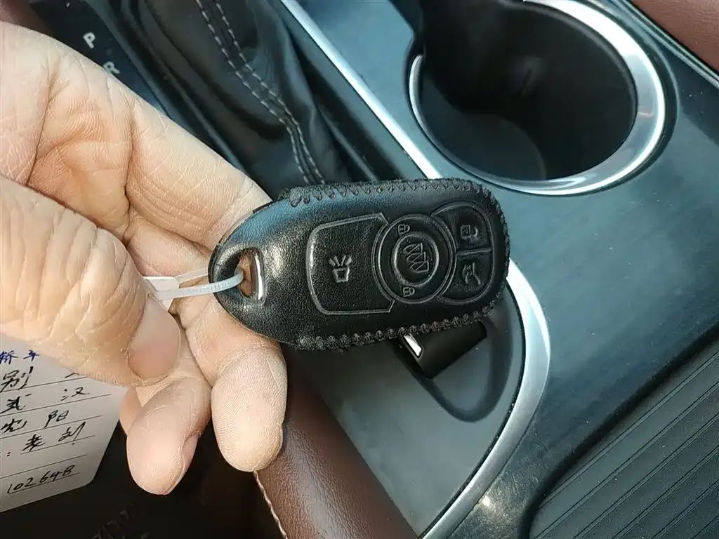 Buick Envision Plus — фото 9