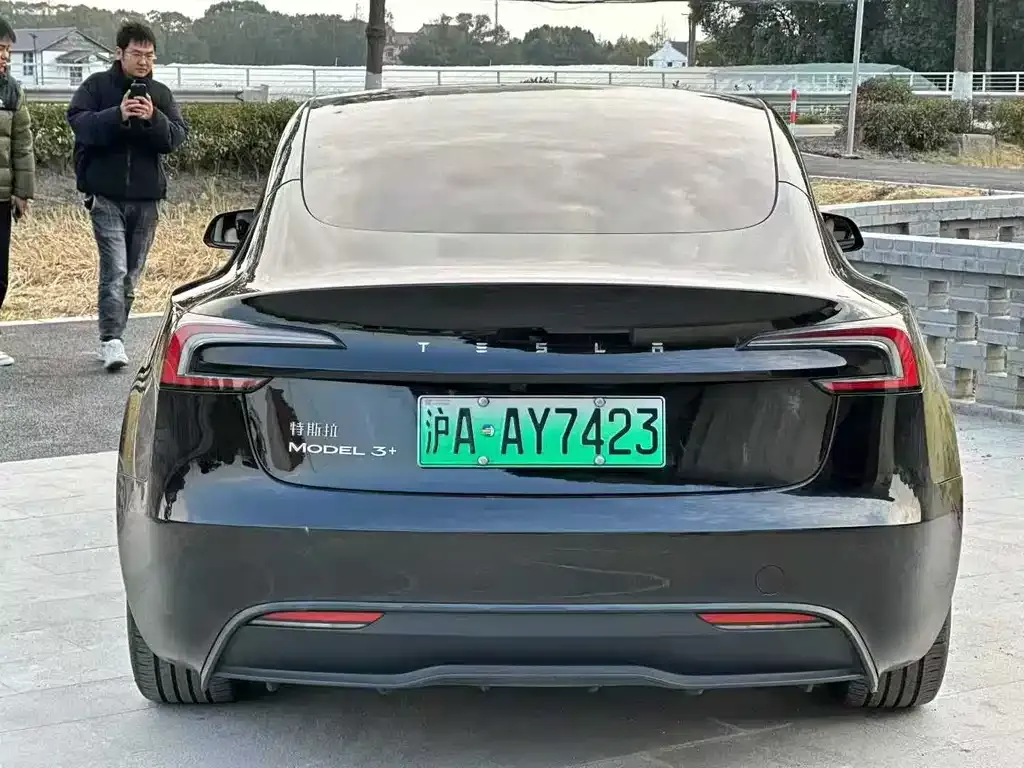 Tesla Model 3 — фото 4