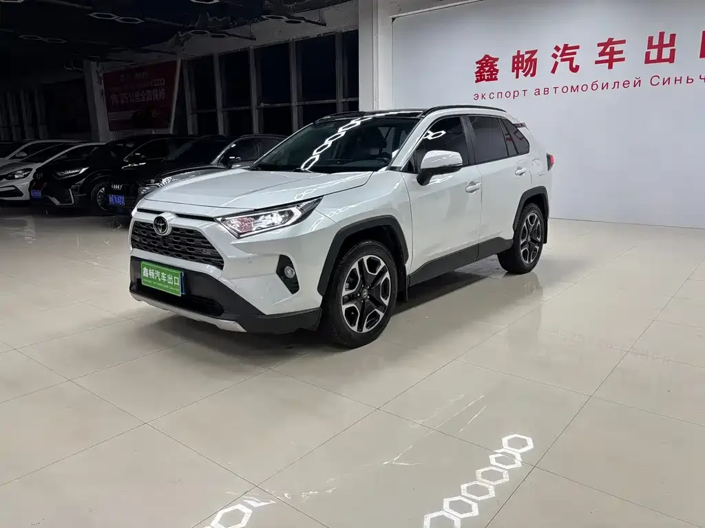 Toyota RAV4 — фото 2