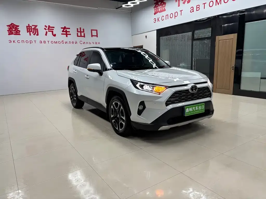 Toyota RAV4 — фото 3