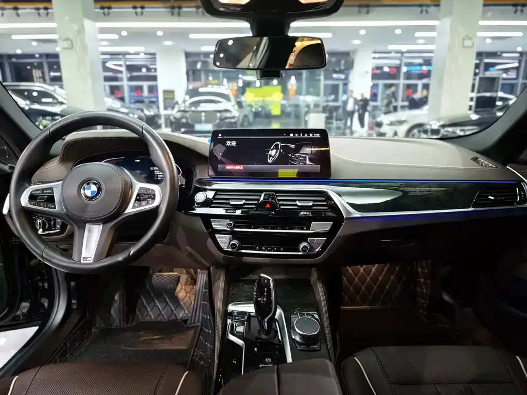 BMW 5 Series — фото 10