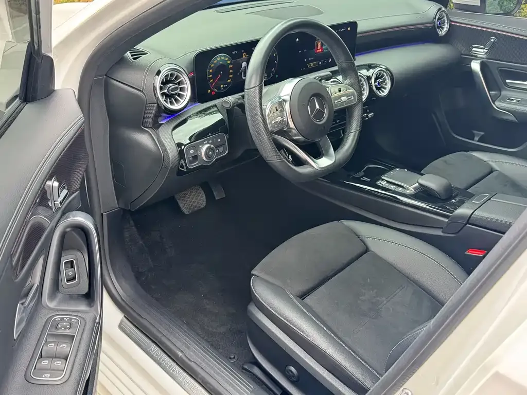 Mercedes-Benz A-Class — фото 10