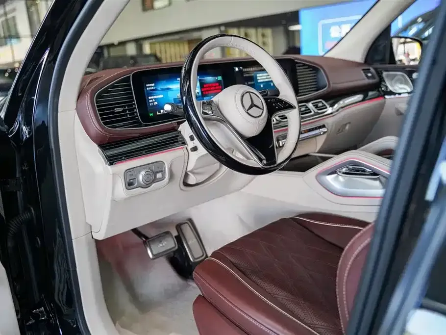 Mercedes-Benz GLS — фото 10