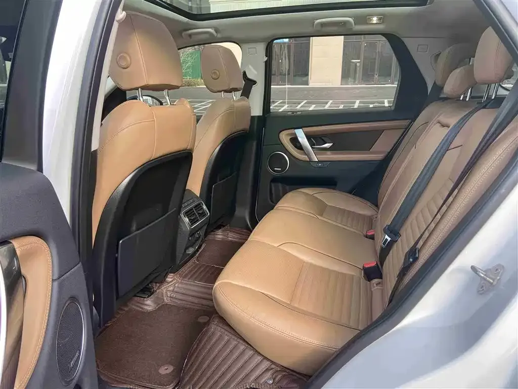 Land Rover Discovery Sport — фото 10