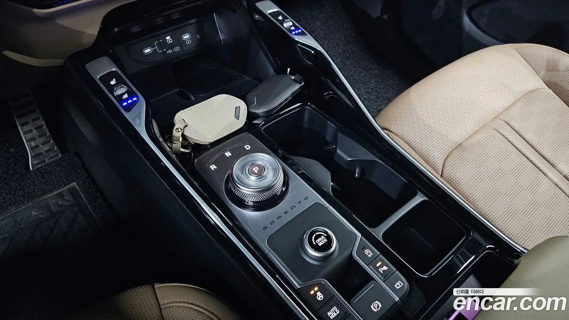 Kia Sorento — фото 9