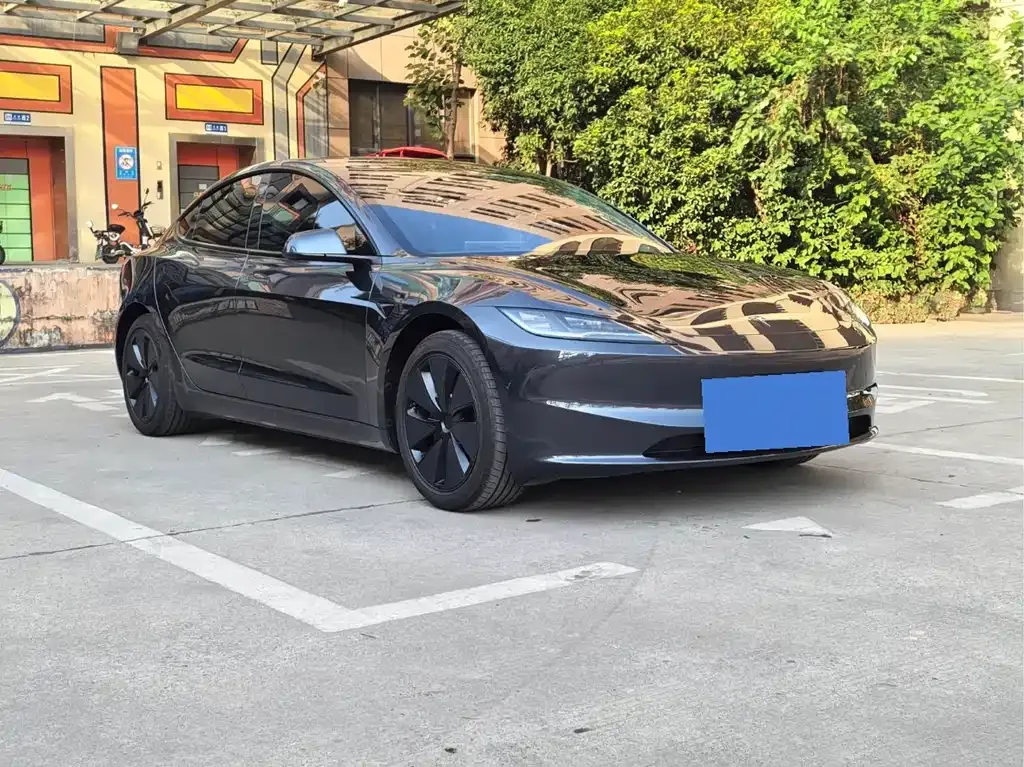 Tesla Model 3 — фото 3