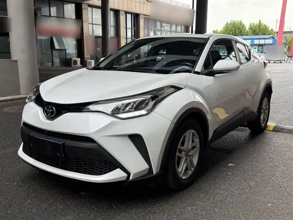 Toyota C-HR — фото 1