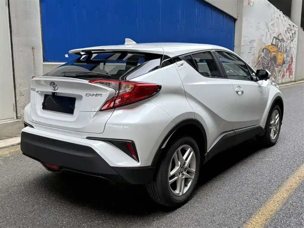 Toyota C-HR — фото 7