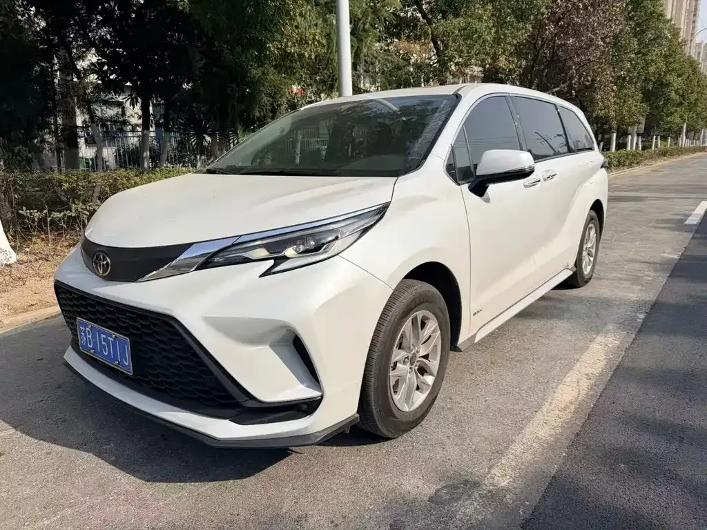 Toyota Granvia — фото 3