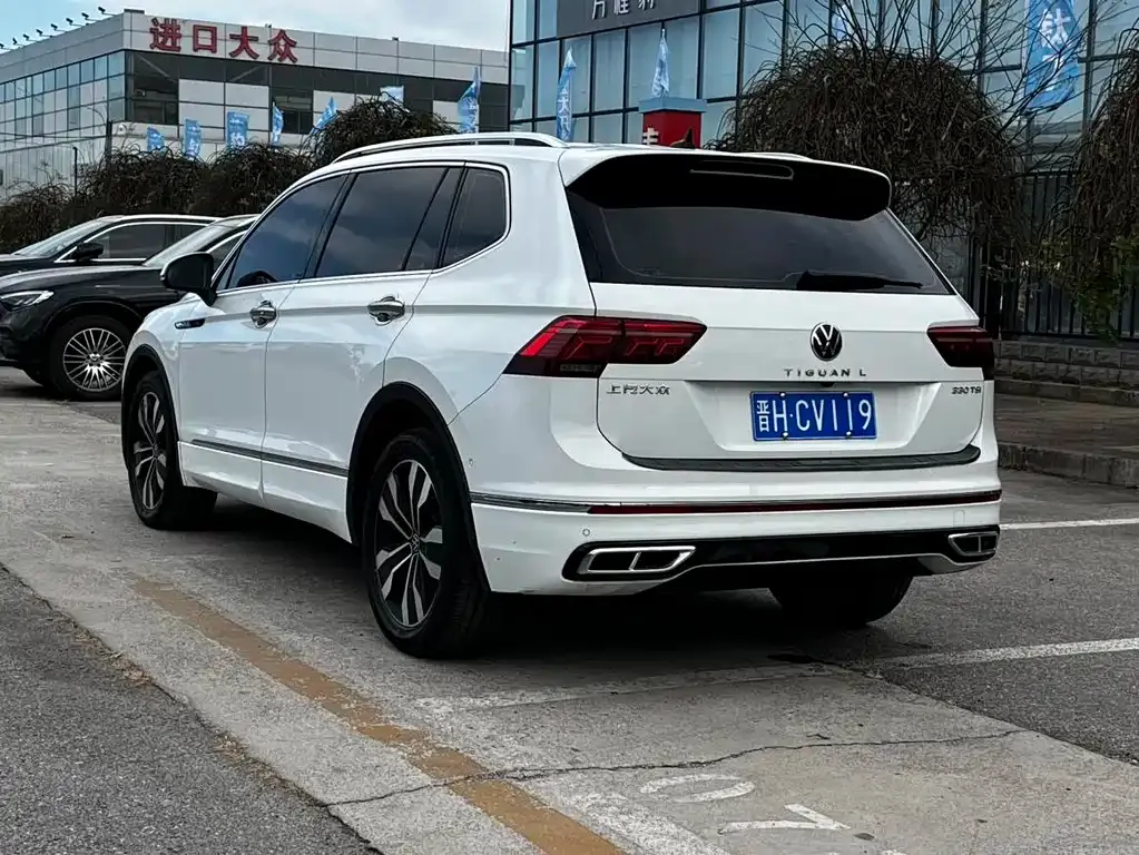 Volkswagen Tiguan L — фото 4