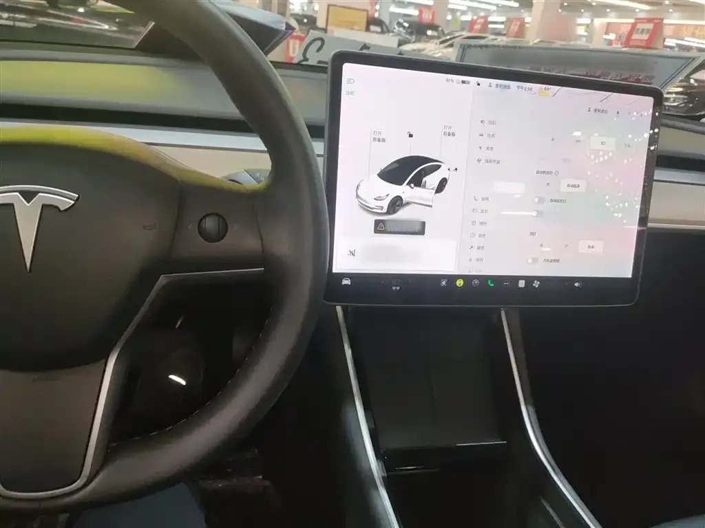 Tesla Model 3 — фото 10