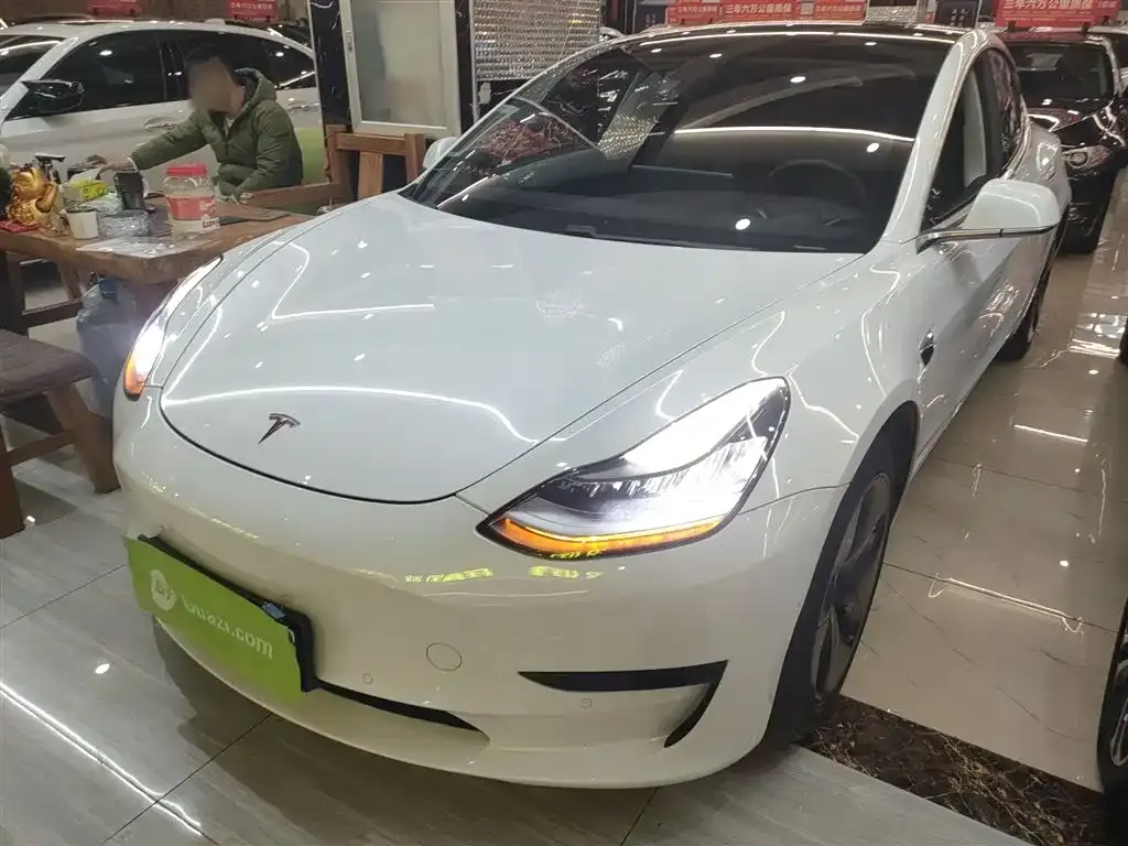 Tesla Model 3 — фото 2