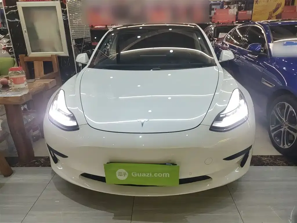 Tesla Model 3 — фото 3