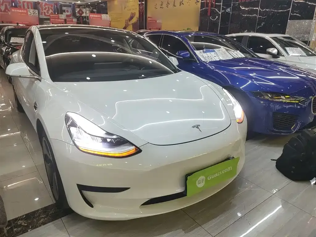 Tesla Model 3 — фото 4
