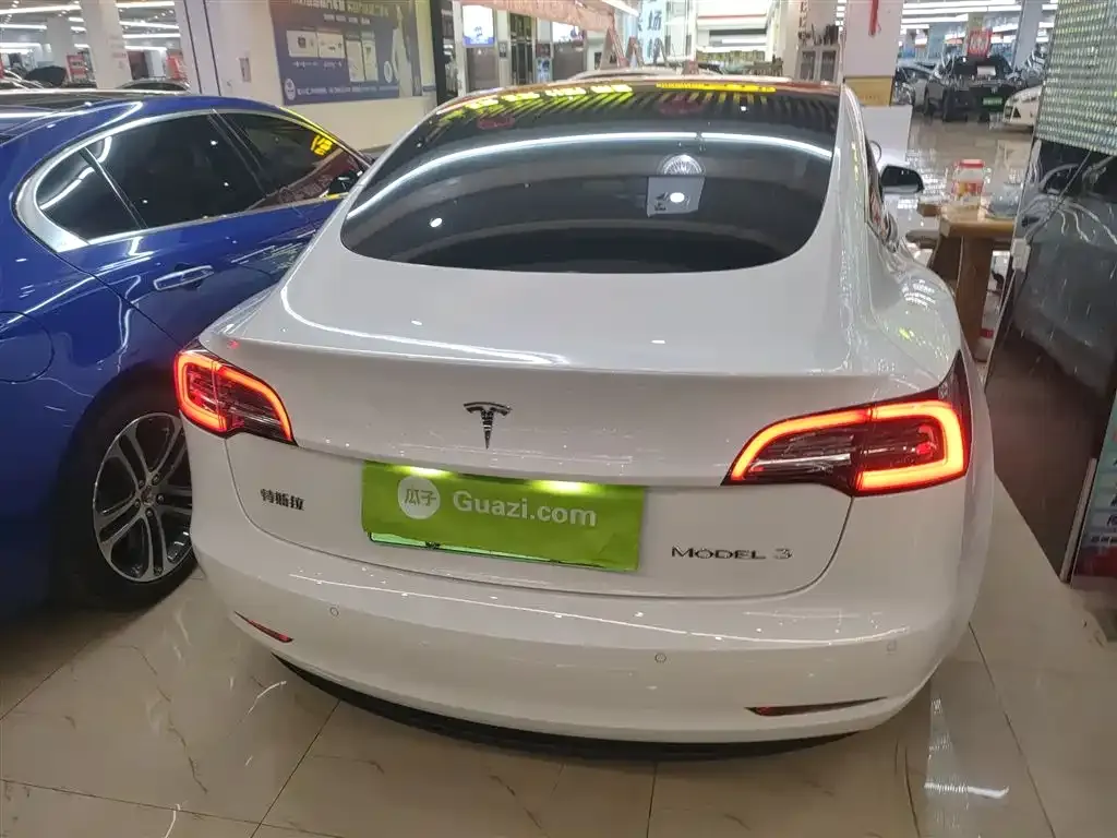 Tesla Model 3 — фото 6