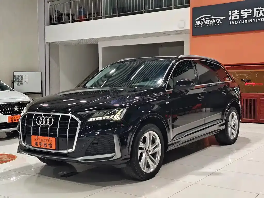Audi Q7 — фото 1