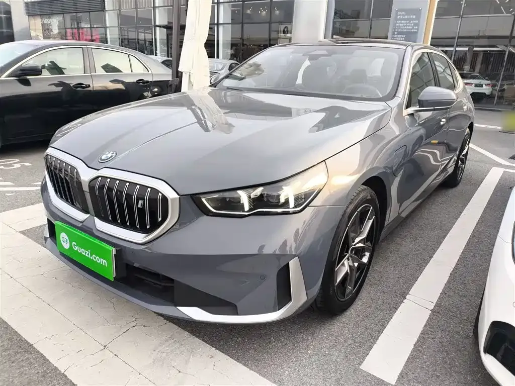 BMW i5 — фото 1
