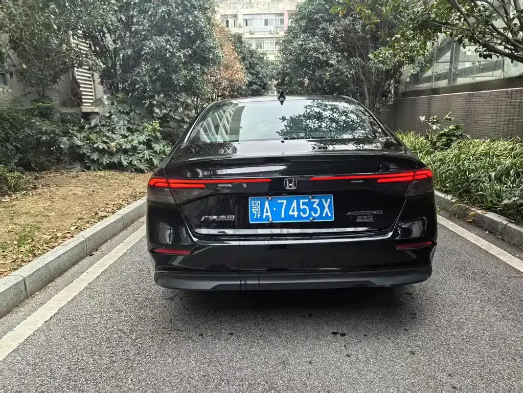 Honda Accord — фото 5