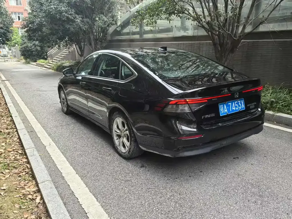 Honda Accord — фото 6