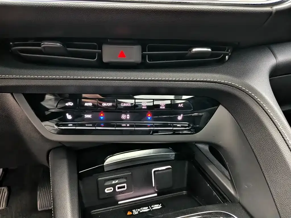 Buick Envision Plus — фото 9
