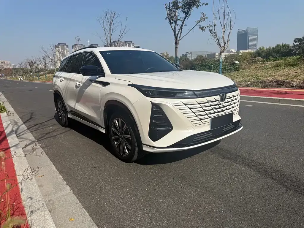 Changan CS75PLUS — фото 3