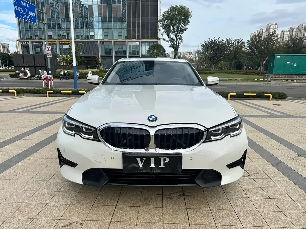 BMW 3 Series — фото 1