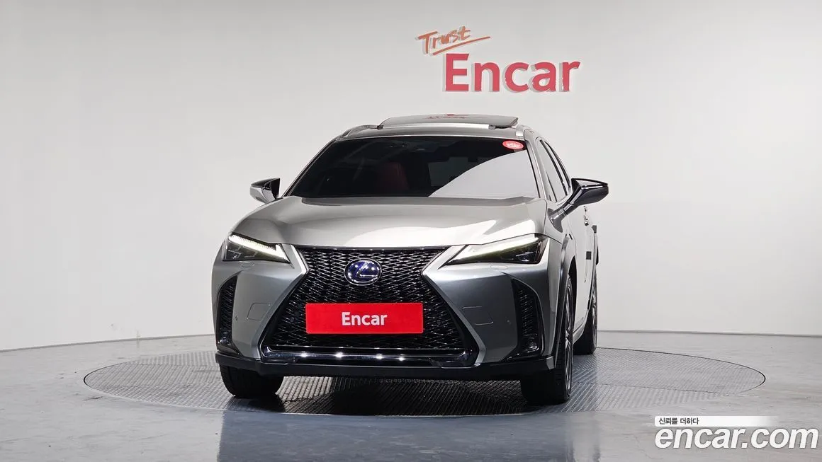 Lexus UX — фото 3