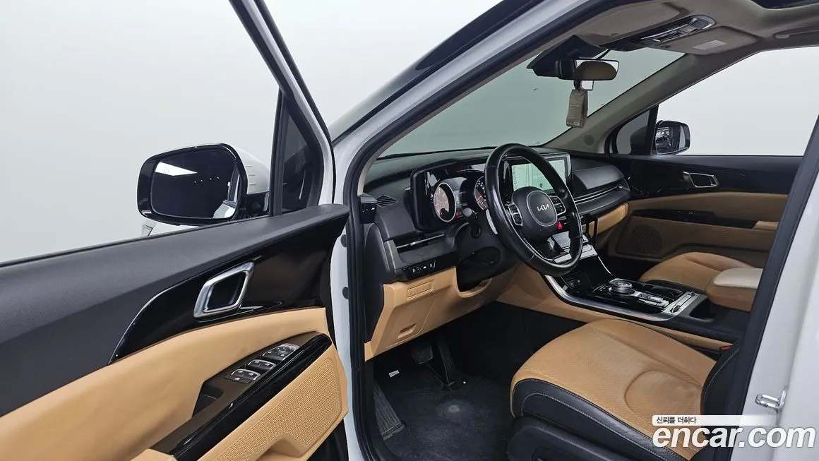 Kia Carnival — фото 10