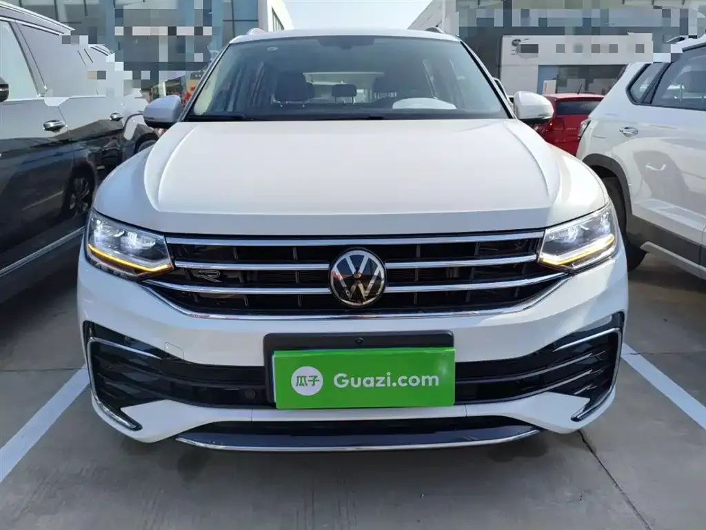 Volkswagen Tiguan L — фото 3