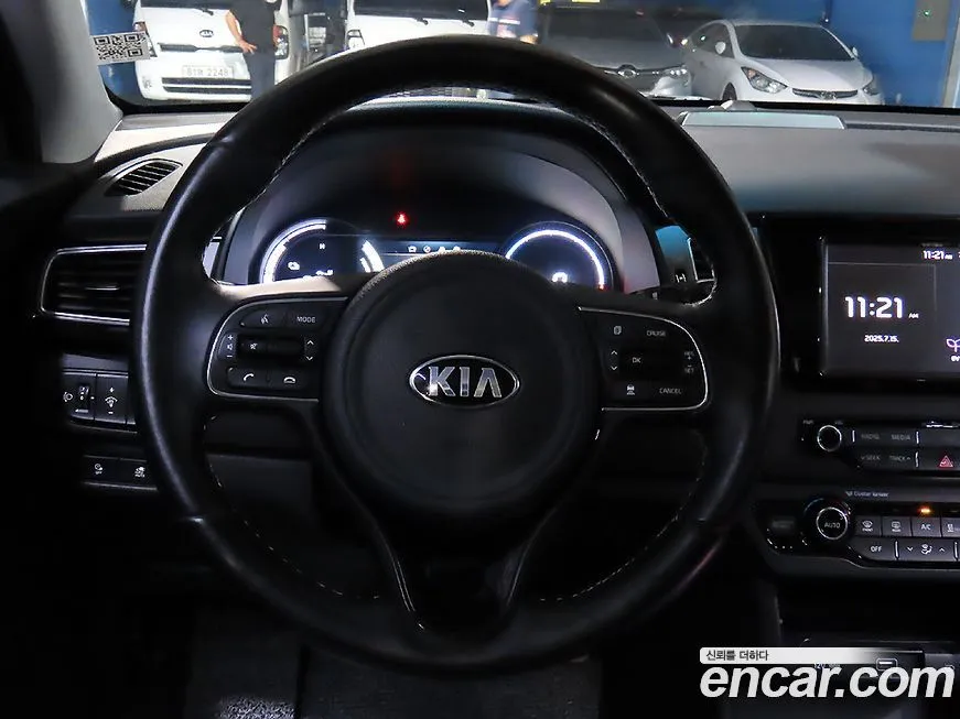 Kia Niro — фото 9