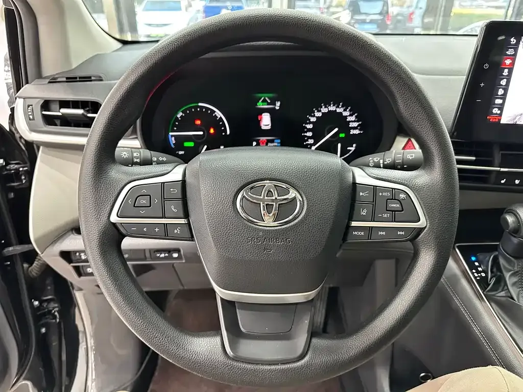 Toyota Granvia — фото 9