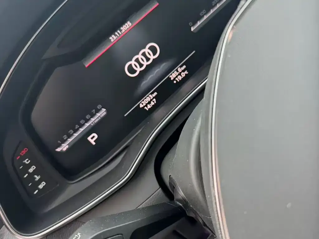 Audi A7L — фото 7