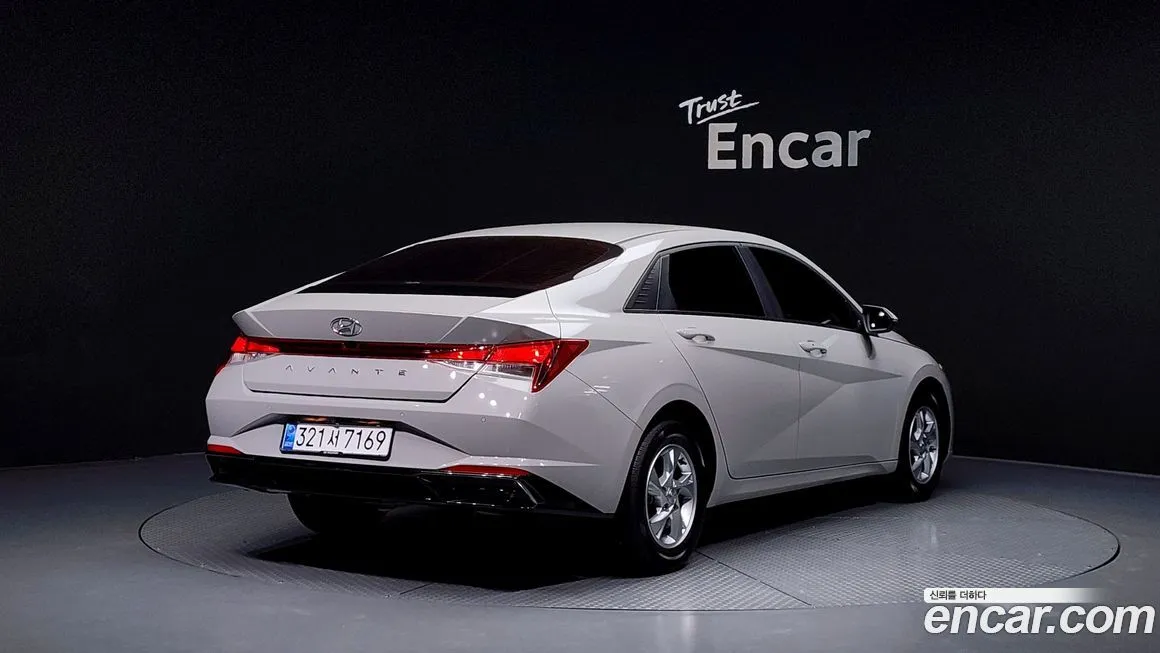 Hyundai AVANTE — фото 2