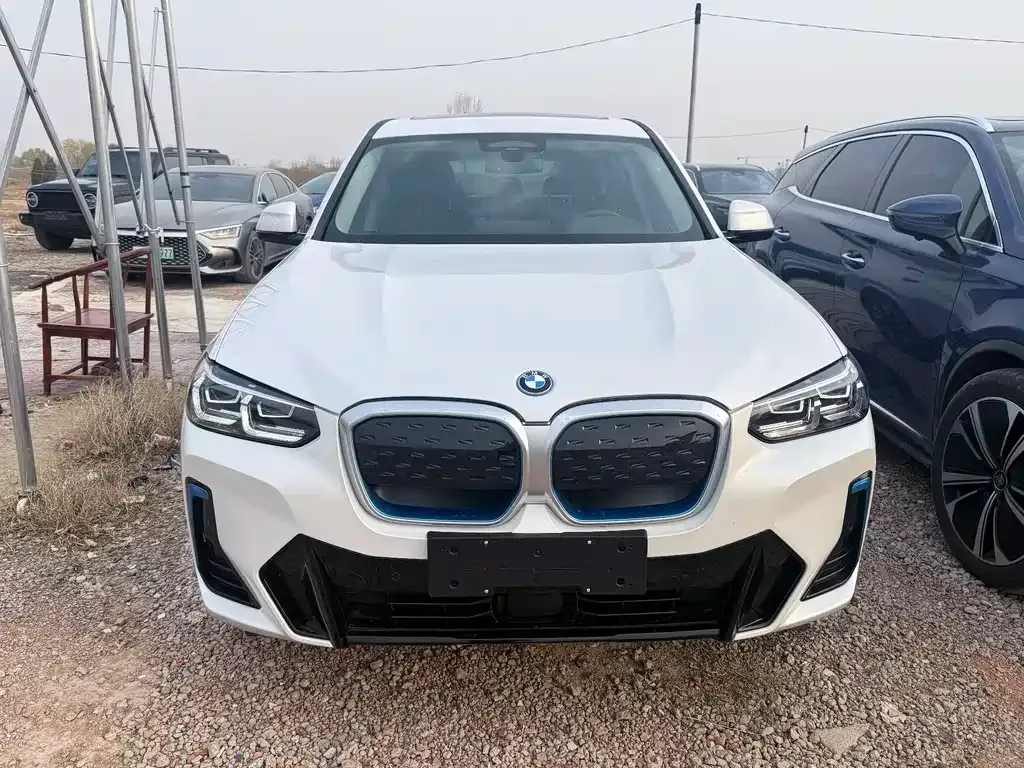 BMW iX3 — фото 2