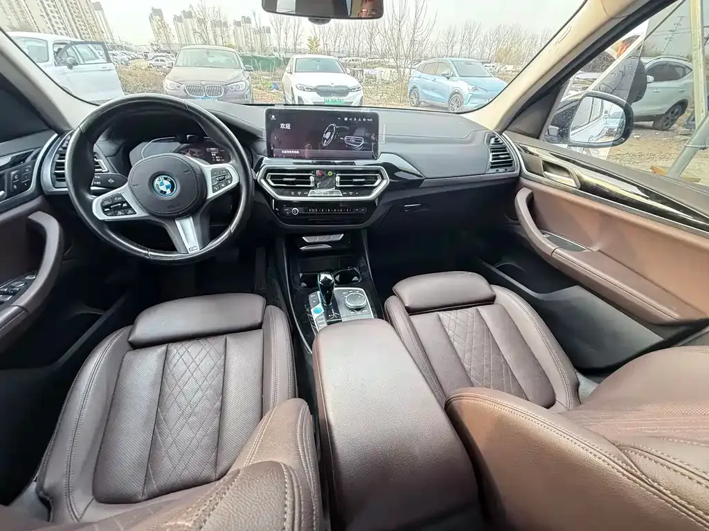 BMW iX3 — фото 4