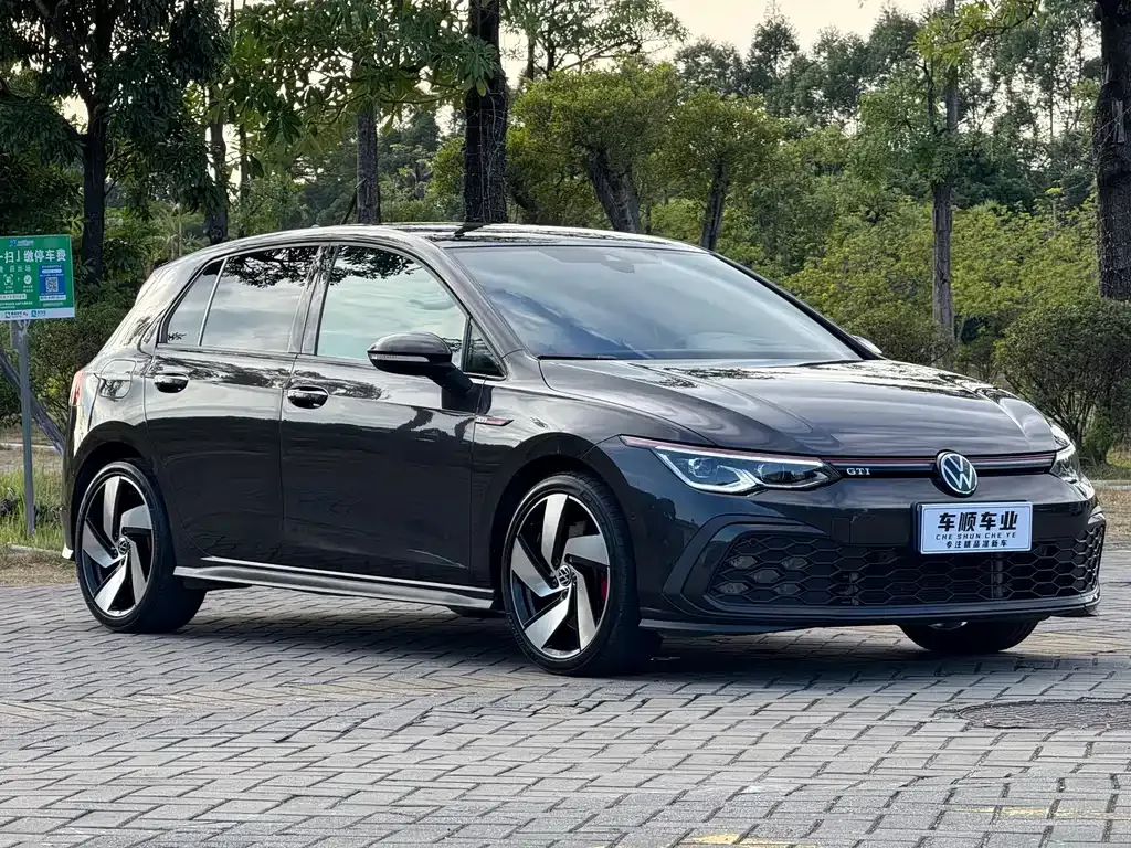 Volkswagen Golf GTI — фото 3