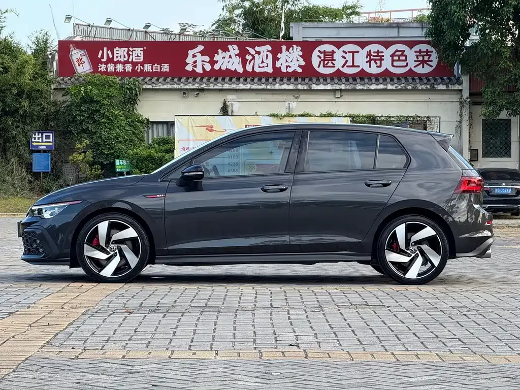 Volkswagen Golf GTI — фото 5