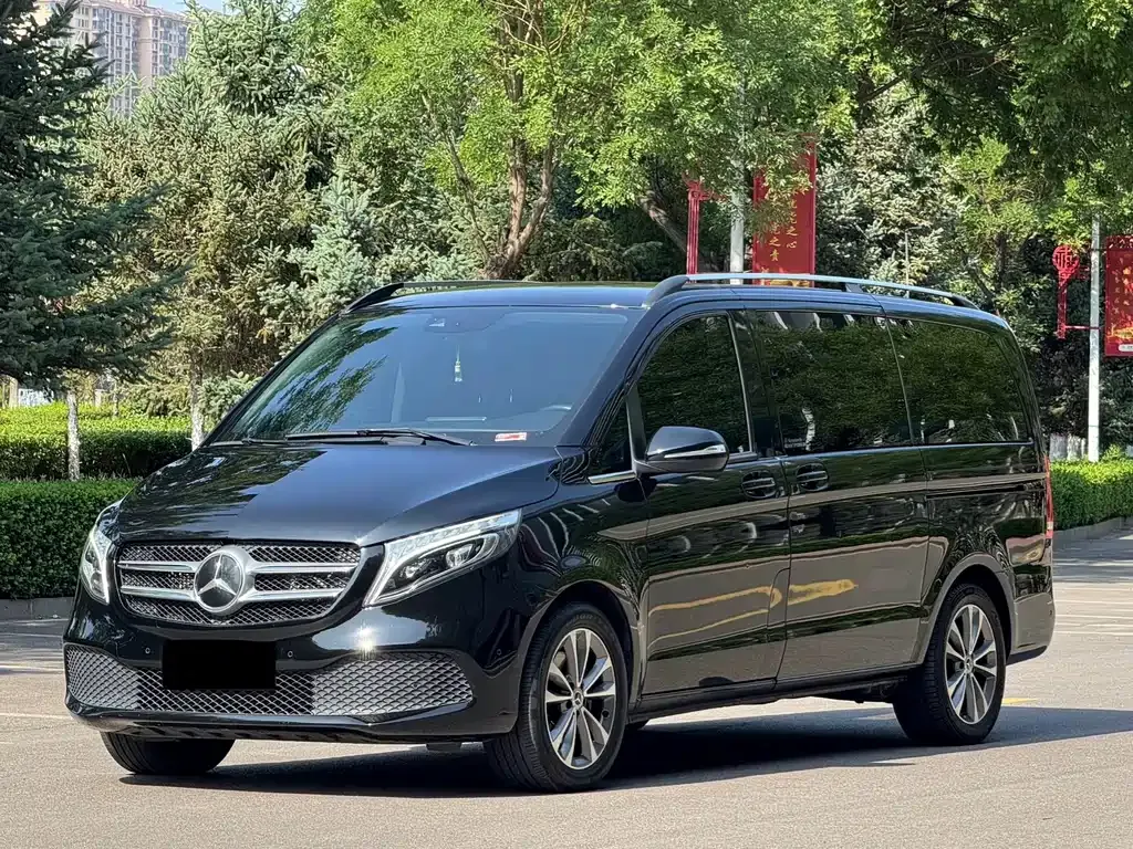 Mercedes-Benz V-Class — фото 1