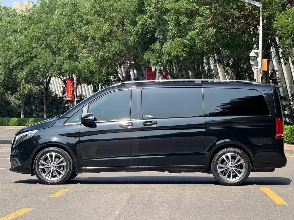 Mercedes-Benz V-Class — фото 9