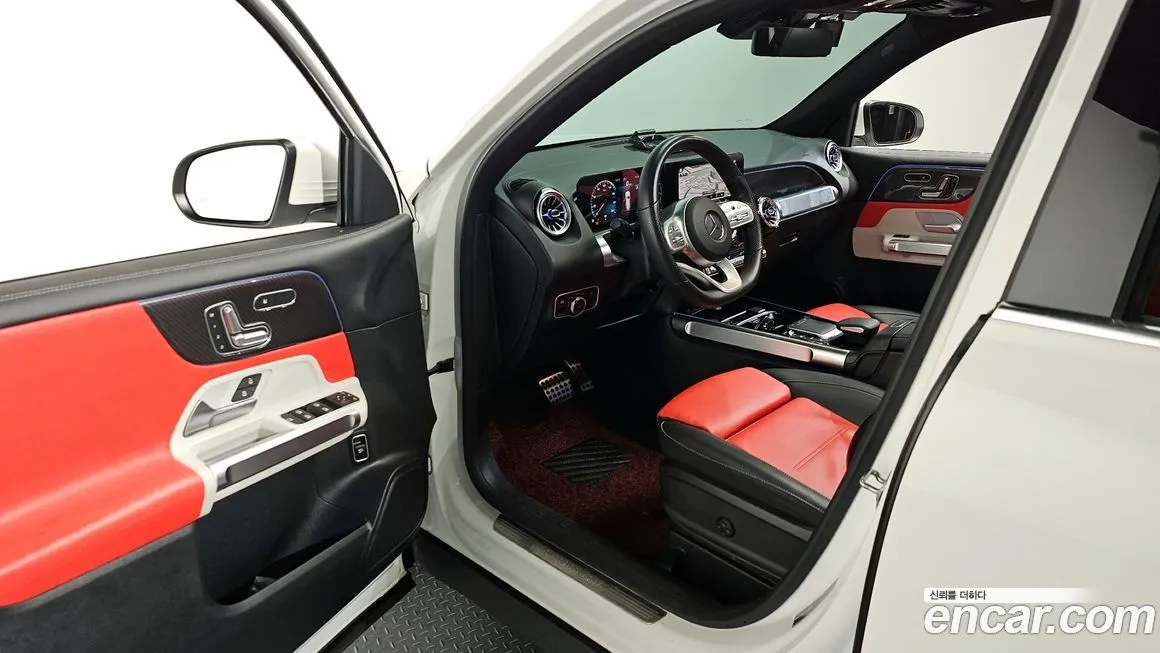 Mercedes-Benz GLB-Class — фото 10