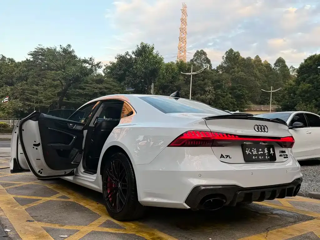 Audi A7L — фото 10